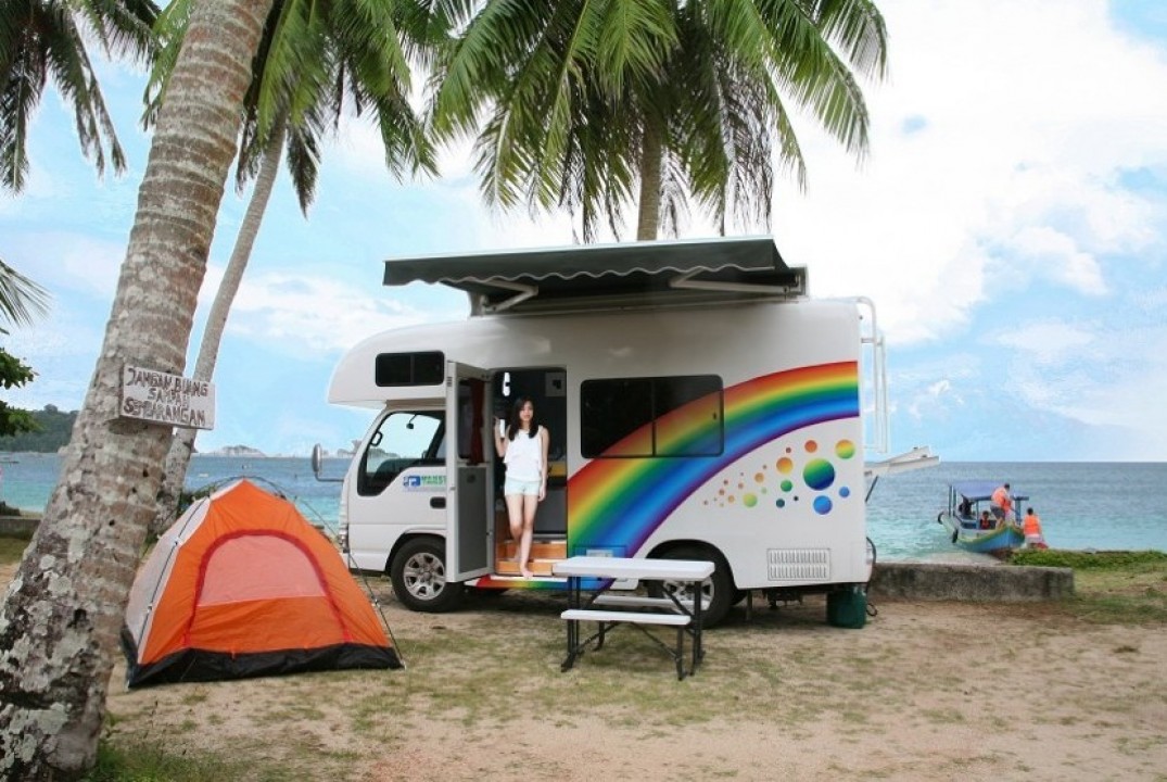 Berwisata Dengan Kosep Motorhome Di Belitung