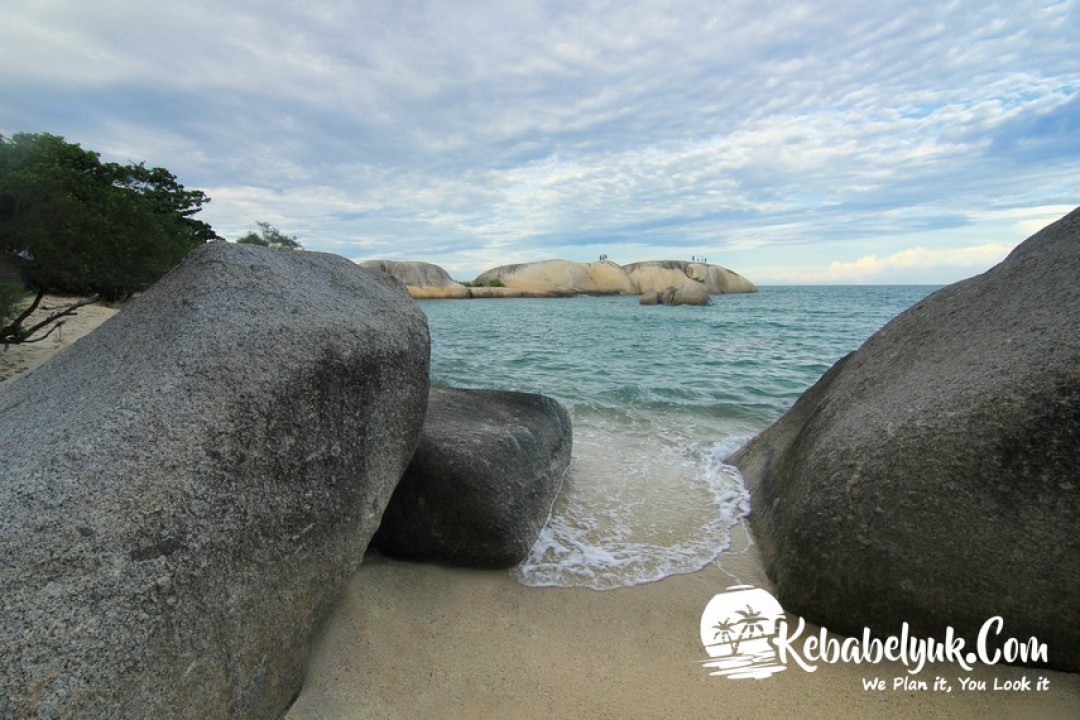 Liburan Ke Belitung ? Kunjungi Pantai Penyabong