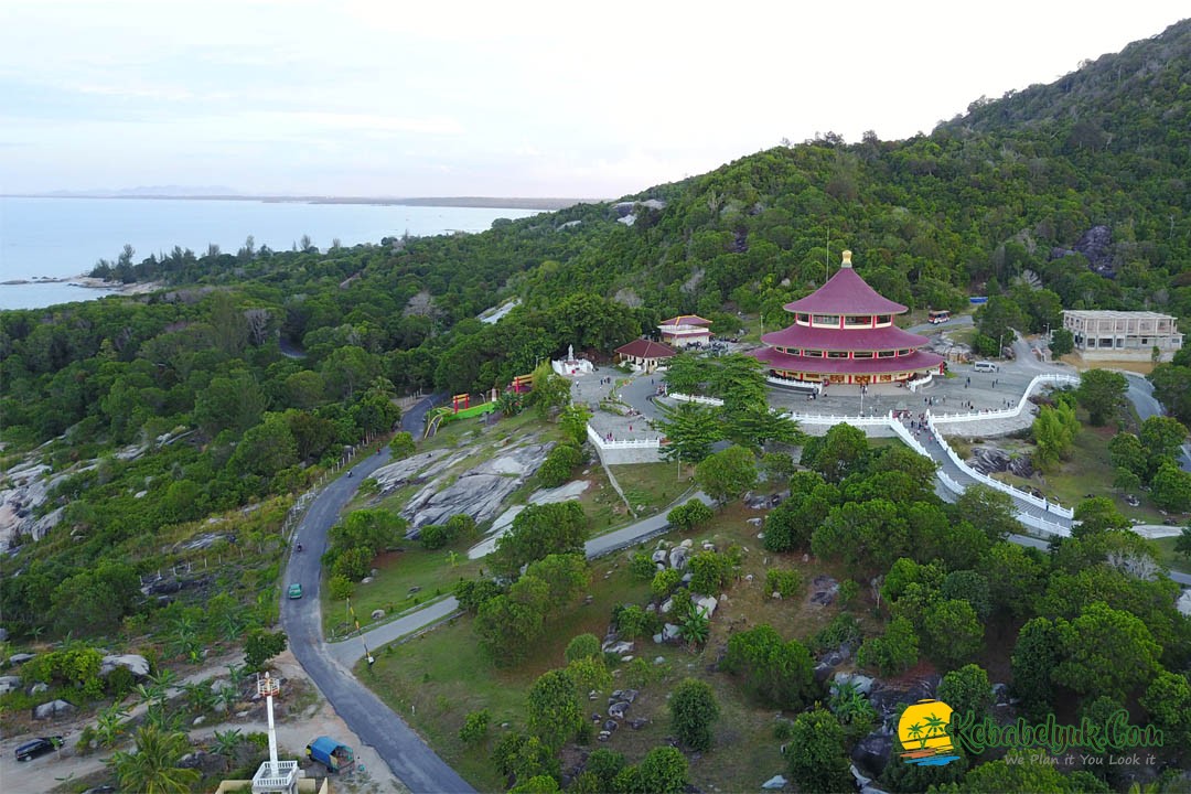 Suasana Seperti Di China, Puri Tri Agung